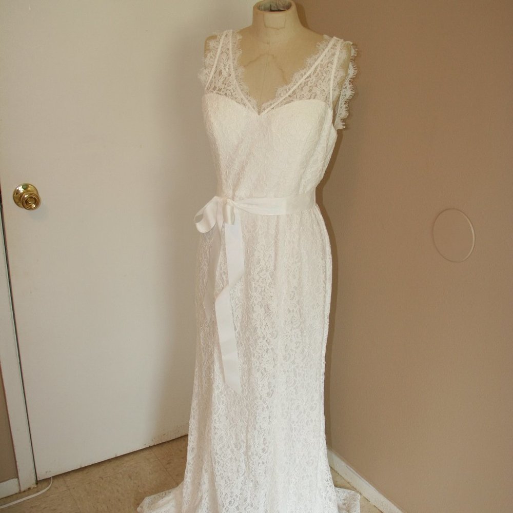 Adrianna Papell Sleeveless Lace Overlay Illusion Gown Size 10